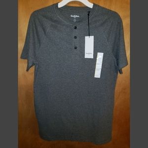NWT Mens Goodfellow Short-Sleeve Shirt Size: Small
